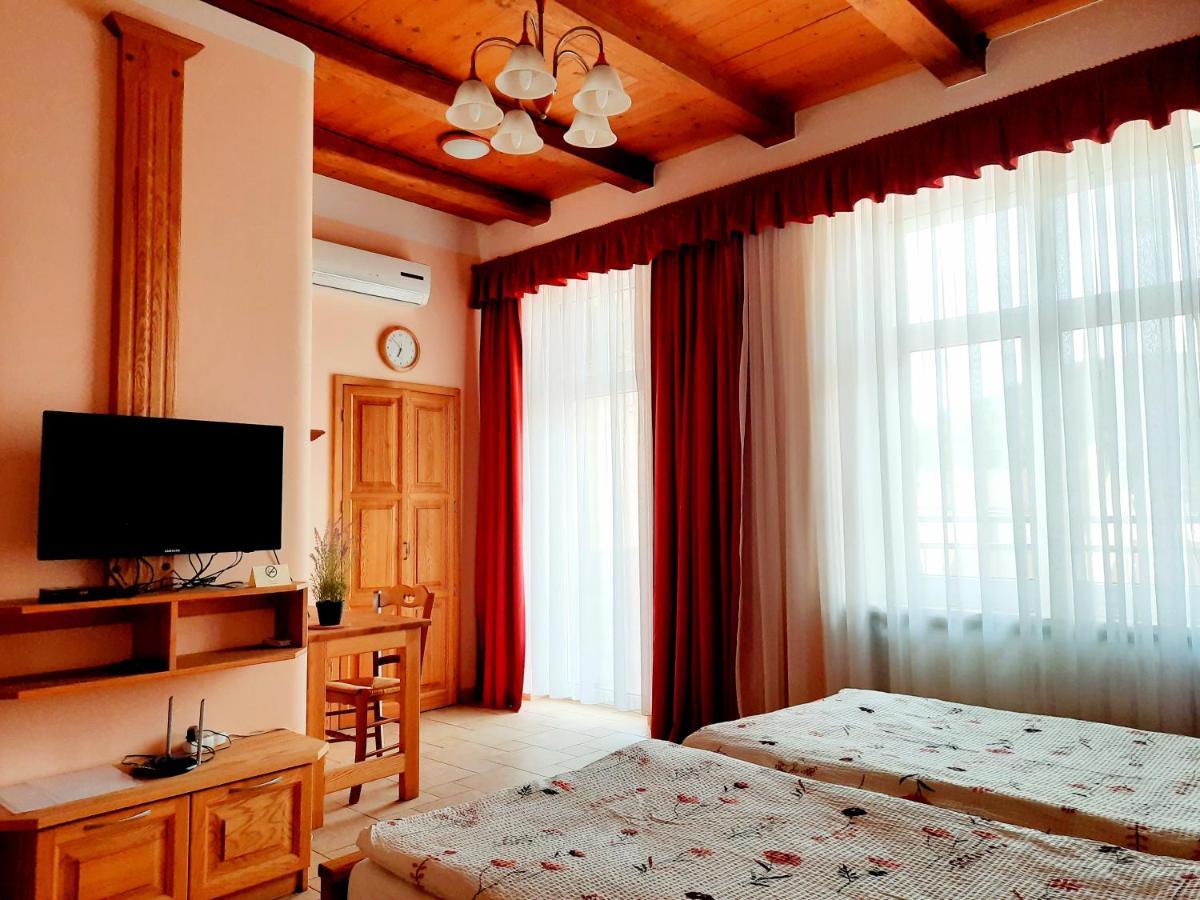 Appartment Centrum การ์โลวีวารี ภายนอก รูปภาพ